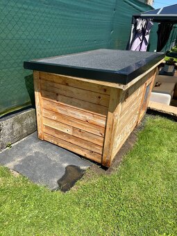 Psí bouda, zateplená,masivní - 2