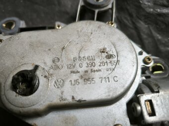 Motorek zadního stěrače - 2