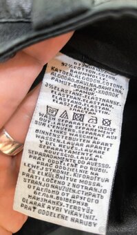 Společenské lesklé kraťasy - 2