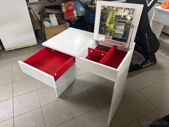 Bílý toaletní stolek se zrcadlem - 2