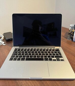 Apple MacBook Pro - 2