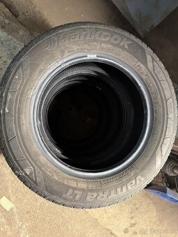 205/65 R16C 107/105T - 2