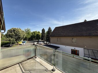 Rodinný dům 6+2 situovaný na klidném místě v centru obce Kru - 2