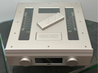 Musical Fidelity Nuvista 800.2 ( Price : 4500 EUR ) - 2