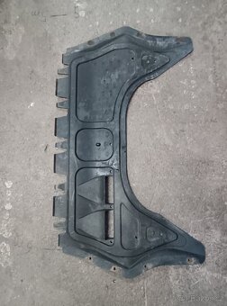 Octavia II - kryt pod motor - 2