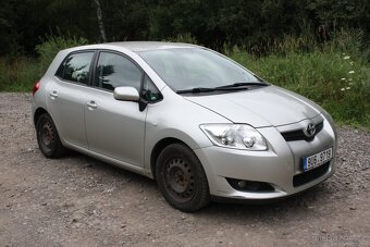 TOYOTA AURIS 1,6 91 kw 2008 - 2