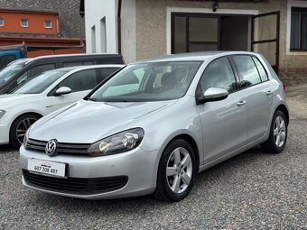 VW GOLF VI 1.6TDI 77kw Navigace - alu 16” - servis - 2