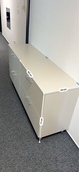 Kancelářská skříň na kolečkách skříňka - 2
