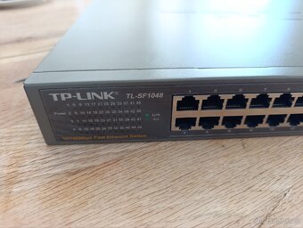 Switch TP link 48 portu - 2