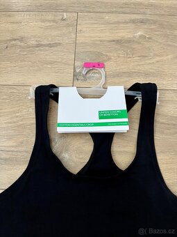 Nová sportovní podprsenka Benetton - 2