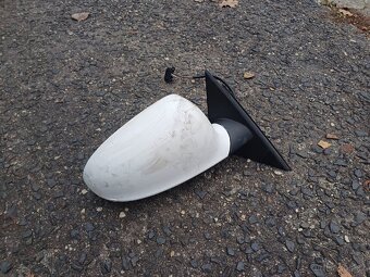 Pravé zrcátko na Vw passat b5.5 - 2