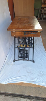 Šicí stroj Lada - 2