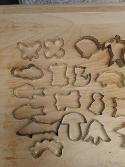 Vykrajovátka na cukroví+formičky - 2