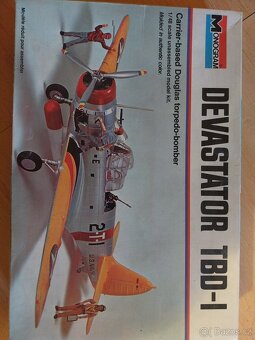 Modely letadel Monogram 1:48 - 2