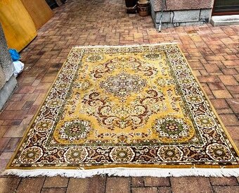 PERSKÝ KOBEREC orientální Salyut - 2