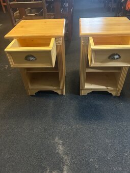 Noční stolky z masivu - 2