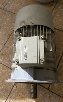 SIEMENS motory nepoužité - 2