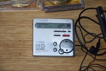 MINIDISC / minidisk recorder SONY MZ-R70, DO,sluch.,MD media - 2