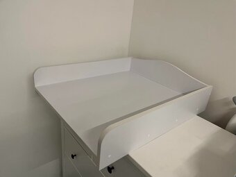 Přebalovací pult na pračku - 2