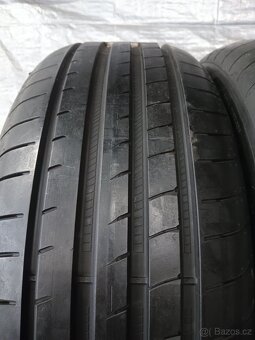 2xletní pneu 225/45/19.Runflat.Goodyear. - 2