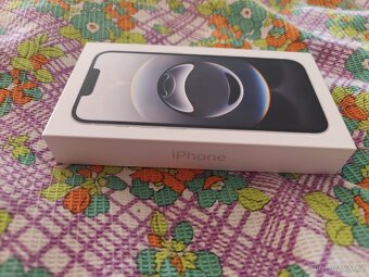iPhone 16e 128GB - 2