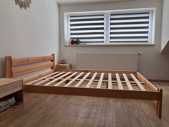 Masivní smrková postel - 2