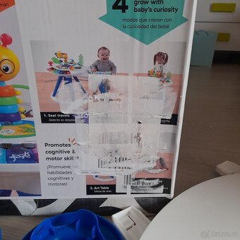 Stůl malého průzkumníka Baby Einstein - 2