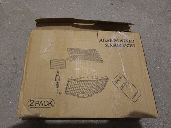 Solární LED lampa s detektorem - 2