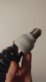 Cerne světlo zarovka 40w - 2