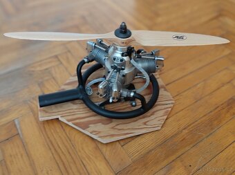 Motor Saito FG-33R3 - 2