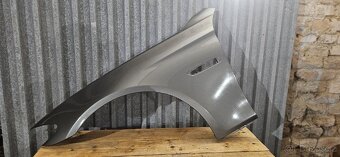 Bmw F10, F11 levý přední blatník, šedá - 2