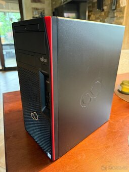 Fujitsu Esprimo P558/E85+ - 2