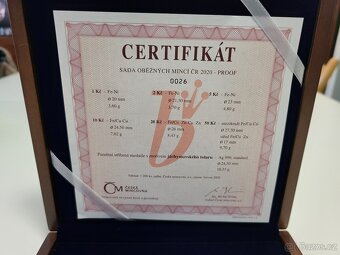 Sada oběžných mincí 2020 proof - dřevěná etue - 2