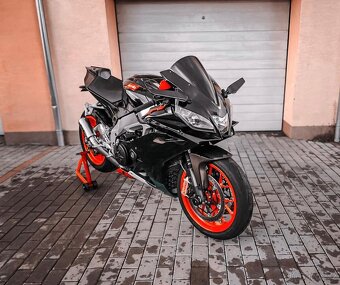 APRILIA RSV4 1000 R - 2
