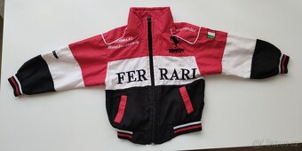 4 kusy oblečení Ferrari pro chlapce, vel. 86-92 - 2