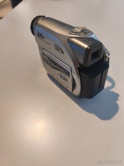 Domácí kamera JVC - 2
