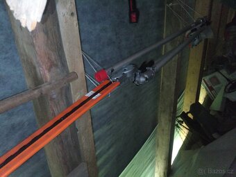 Prodám plotostřih ke křovinořezu - 2