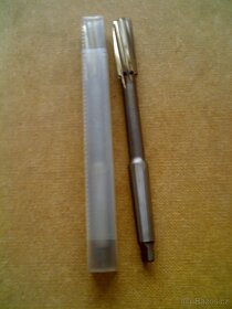 strojní vyhrubník s kuželovou stopkou a výstružník - 2