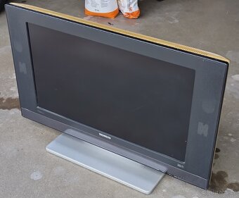 Televize THOMSON 32LB040S5 - za odvoz - 2