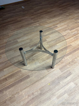 Stolek konferenční kulatý - 2