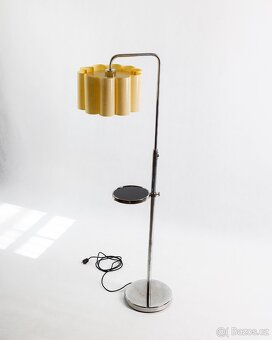 STOJACÍ LAMPA-FUNKCIONALISMUS - 2