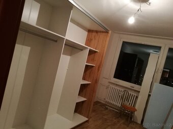 Šatní skříň - 2