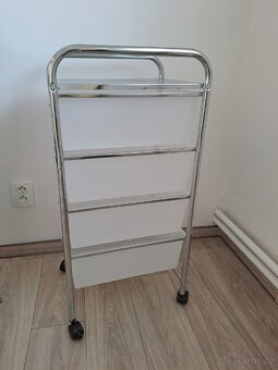 Kosmetický vozík - 2