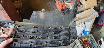 Maska mrizka narazniku vw passat B7 3AA853651 - 2