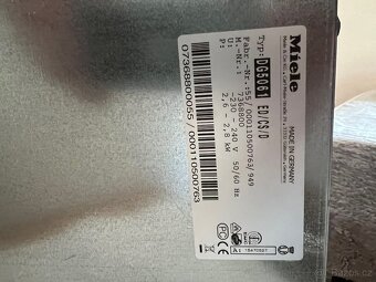 Parní trouba MIELE DG5061 vestavná - 2