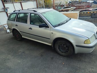 Škoda octavia 1 kombi 1.6 stříbrné barvy - 2