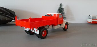Model Tatra Praga 1:43 - 2