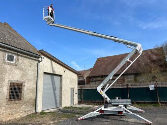 Přívěsná pracovní plošina Niftylift 17m - 2