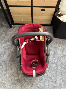 Autosedačka Maxi Cosi Coral 360 + základna (není otočná) - 2