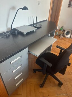 Počítačový stůl - 2
